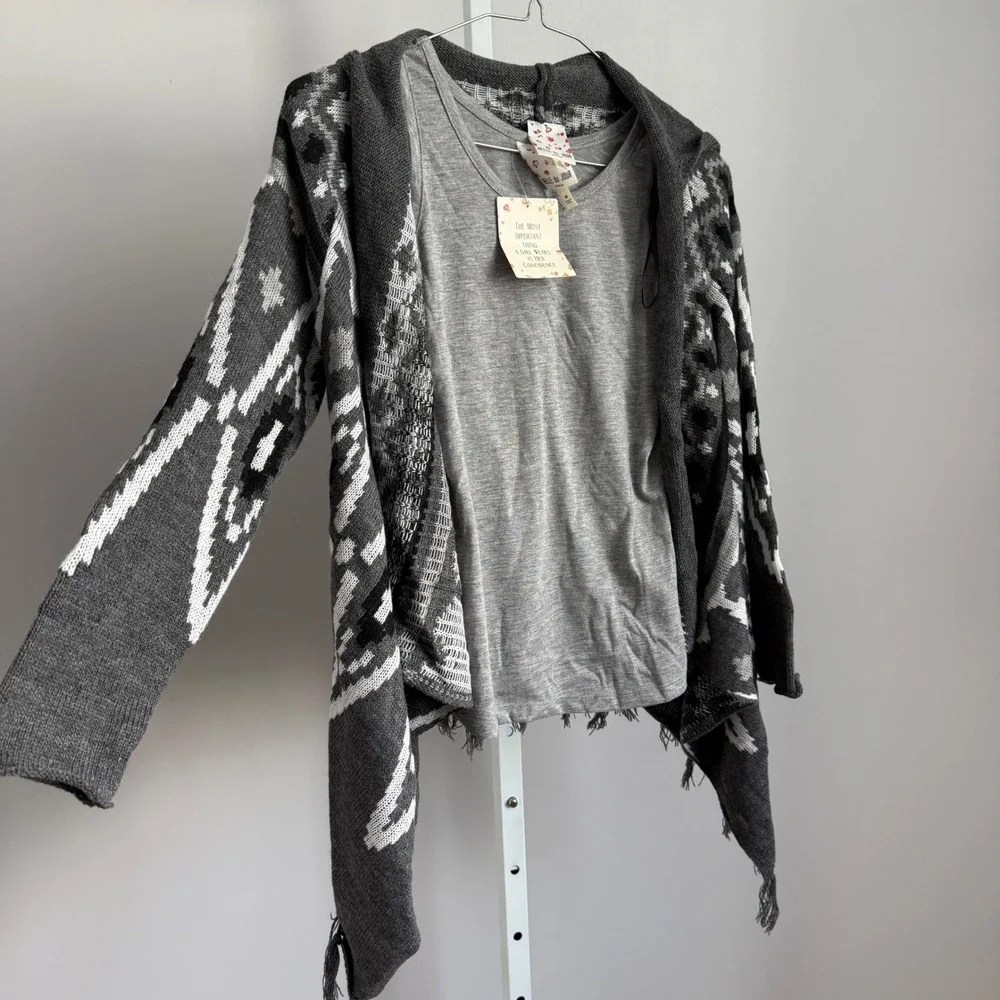 Belle Du‎ Jour Girls Gray Tank Top & Hooded Sweater Cardigan Set - M